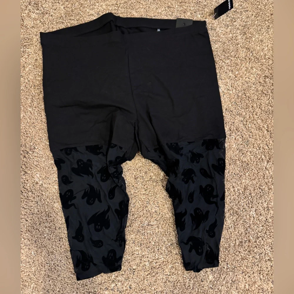 Torrid Ghost Capris - Picture 1 of 5